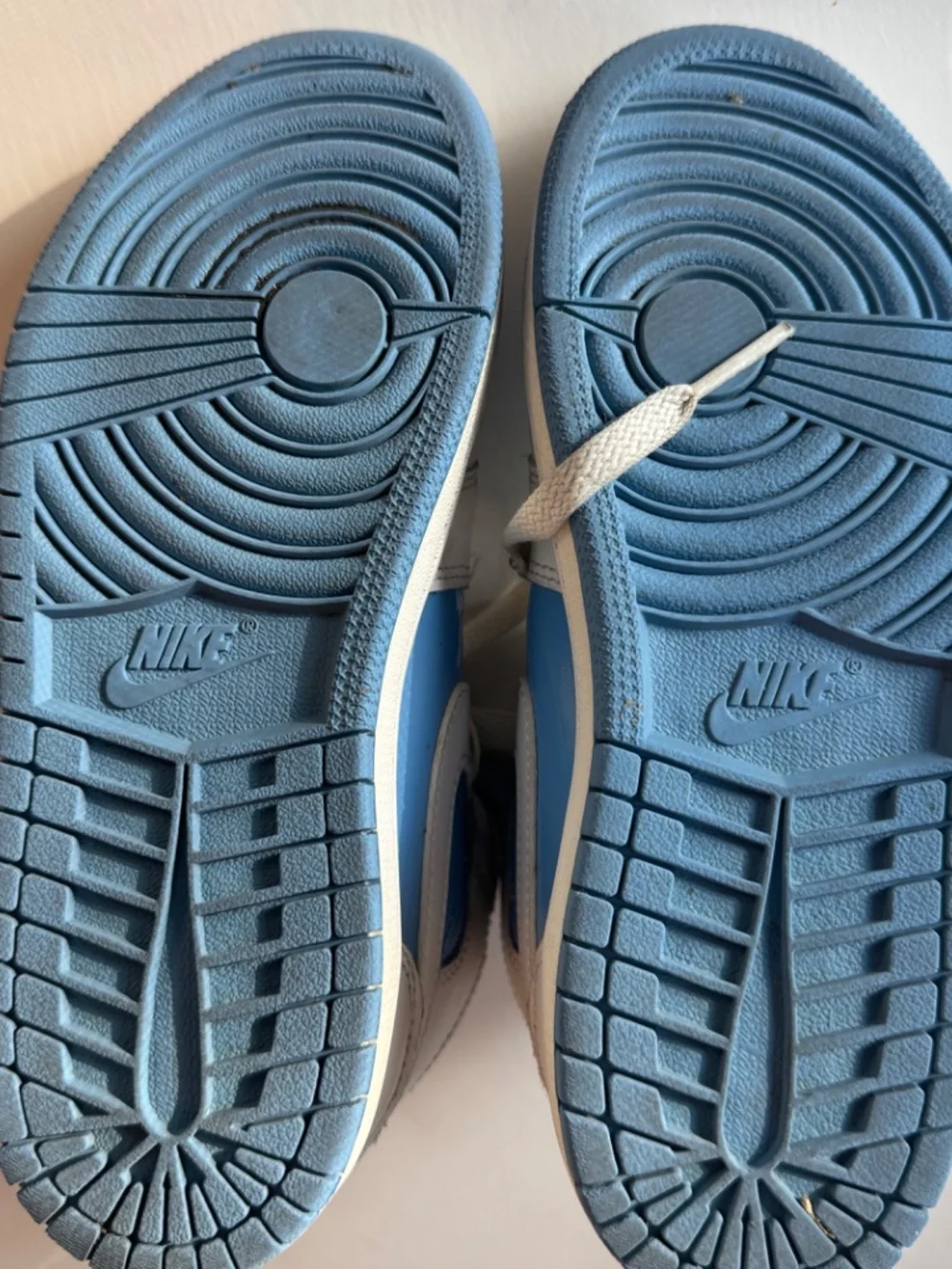 Air Jordan I Mid Youth size 3Y. Light blue and white.